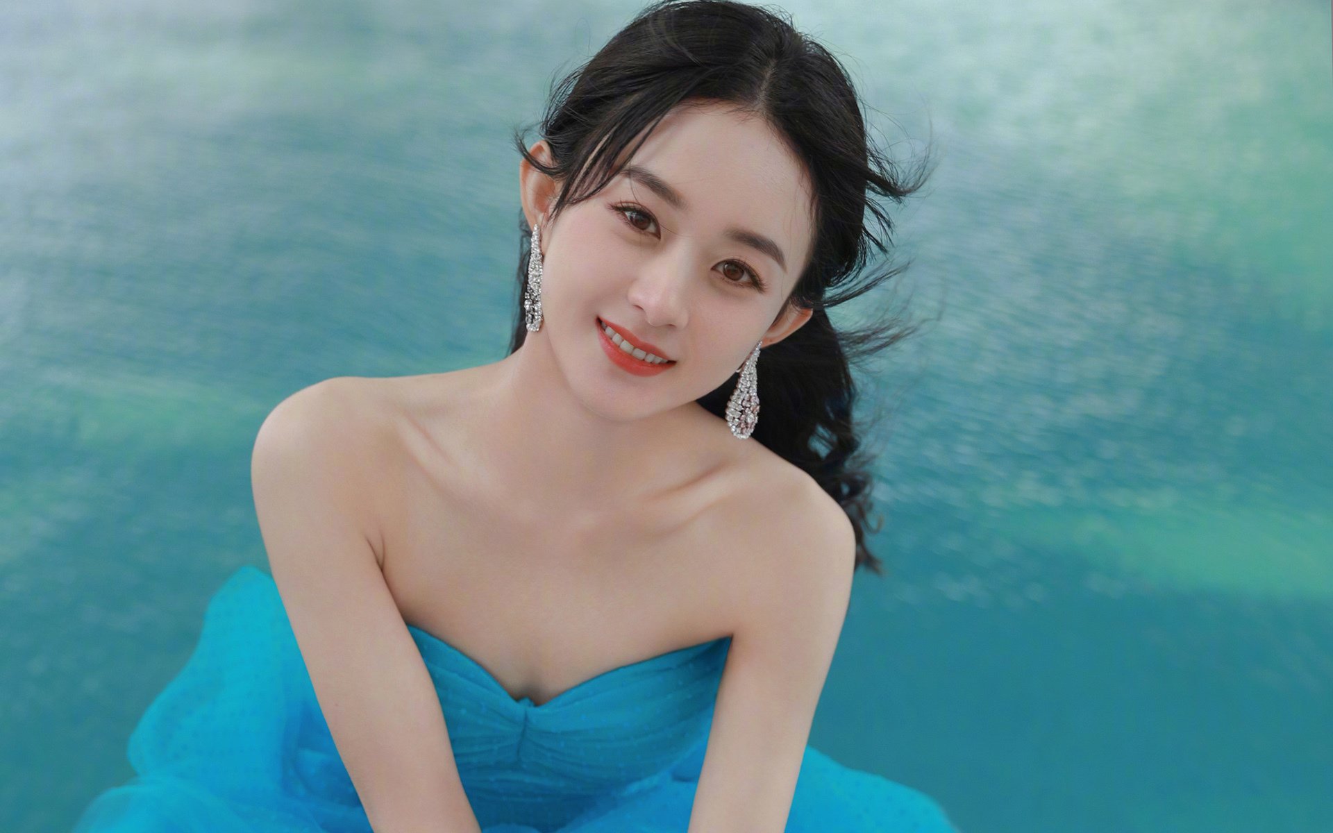 德甲:拜仁在主场4-1大胜霍芬海姆,积分优势逐渐扩大,拜仁对霍芬海