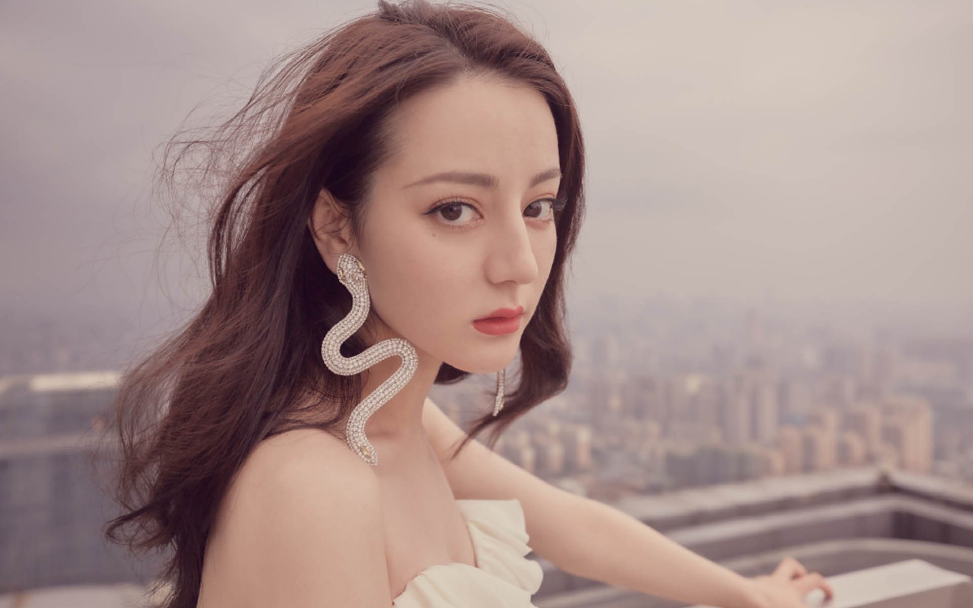 新秀崛起：本赛季最耀眼的潜力股球员报道，新秀崛起中场