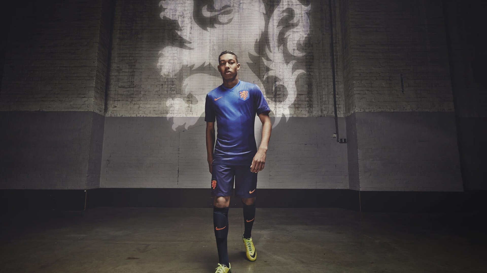 开云网站-恩多比·恩乔的无可挑剔的踢球技术使南非队成为世界强队，恩多简历